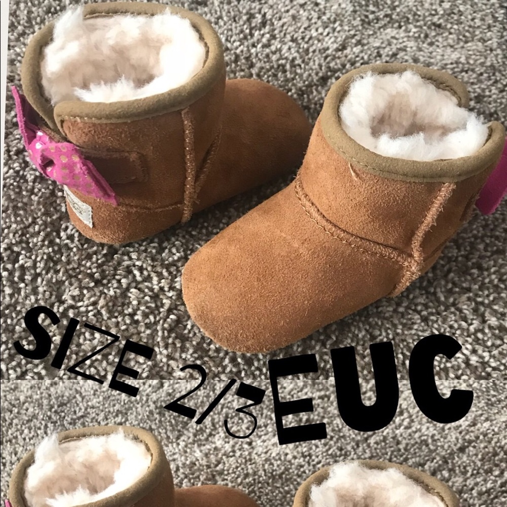 Size 2/3 bow uggs